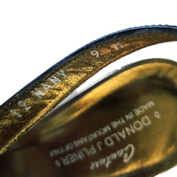 Donald J Pliner Heel Shoes Made in Italy, Size 9 - Picture 8 of 9